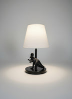 Kinderlampe stand tall, roar bright
