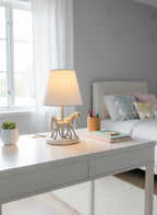 Kinderlampe in her shadow I shine