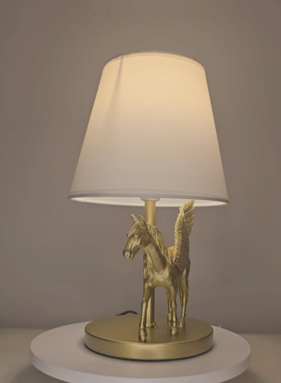 Kinderlampe magic needs no symmetry