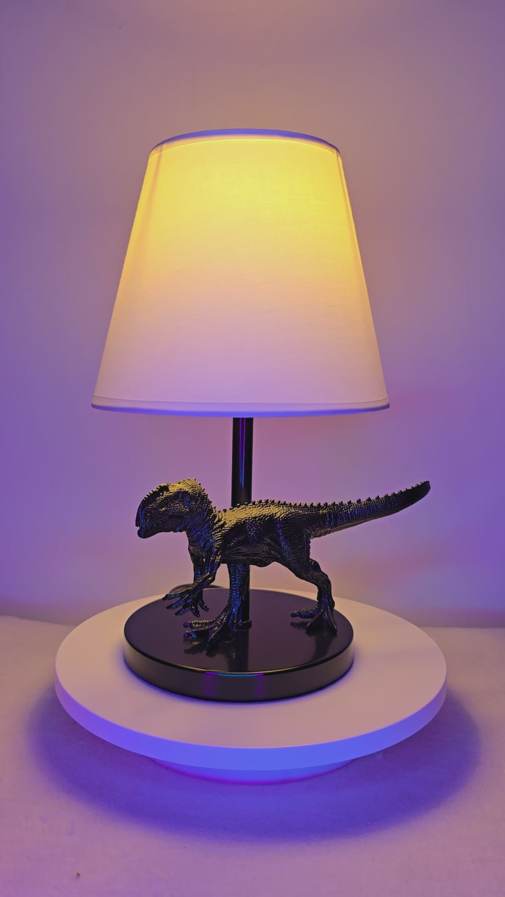 Kinderlampe ruled by roar